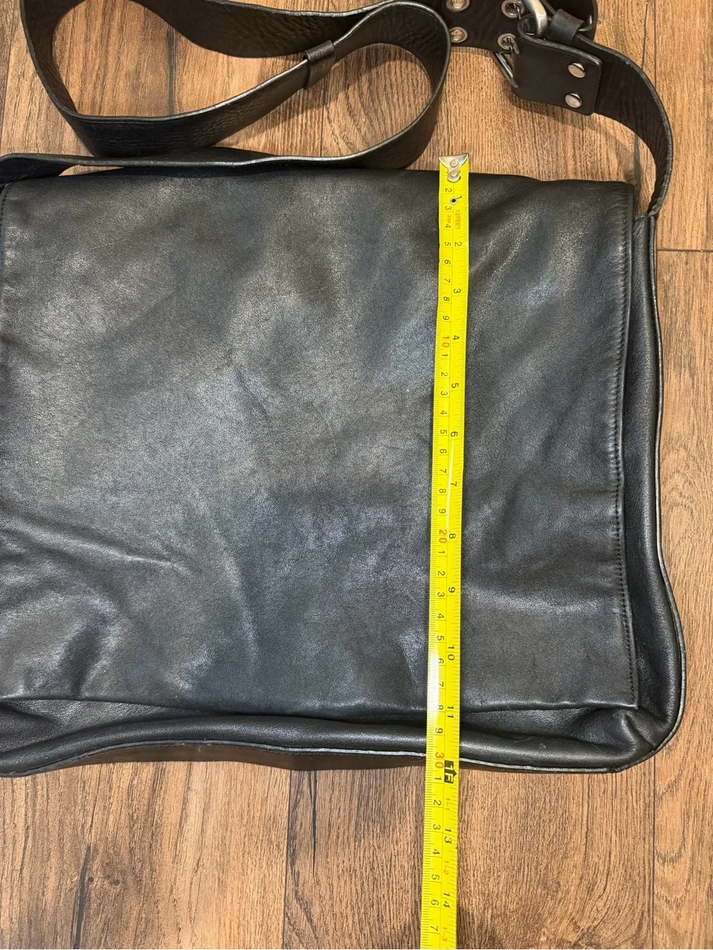 Kenneth Cole Vintage Messenger Leather Shoulder Bag Black Adjustable Strap